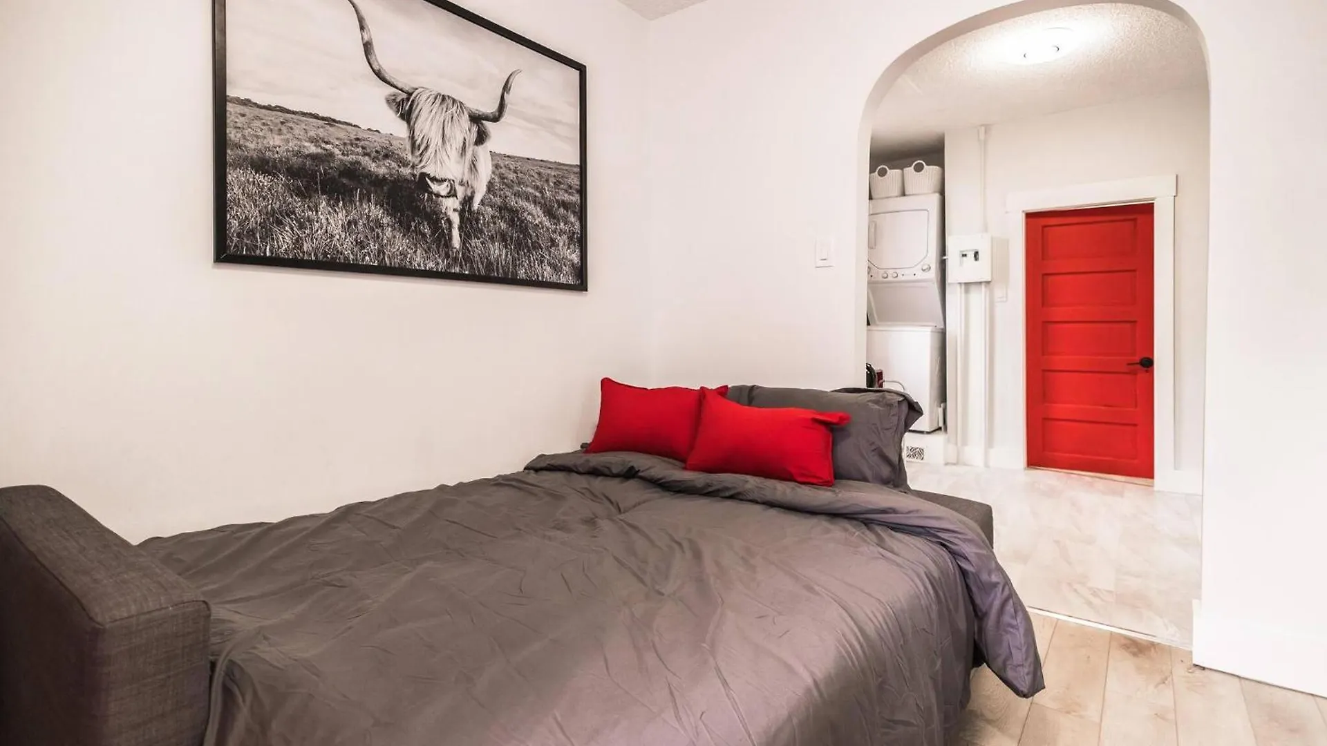 Unique Suite In Historic Ramsay By Stampede Calgary 0*,  Canada